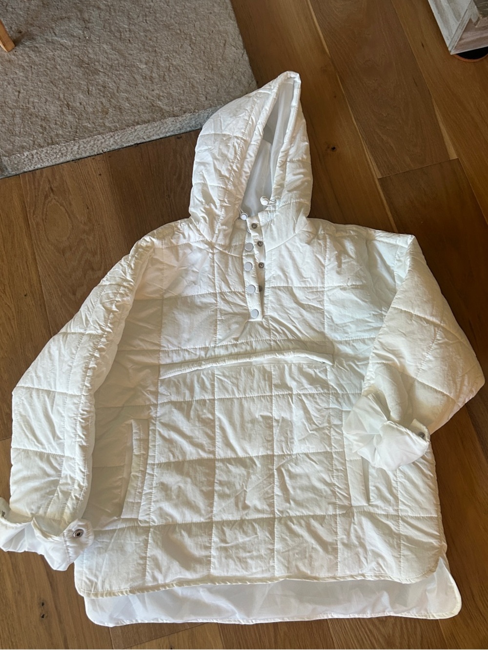 Auvora Women's White Quilted Hooded Puffer Pullover